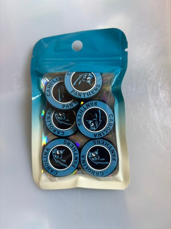 One pack contains 6 pieces of 2D focus lenses.  #0005