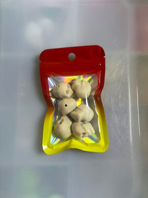 One pack contains 6 pieces of 3D focus lenses. #0009