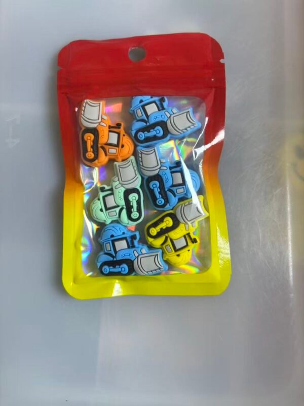 One pack contains 6 pieces of 2D focus lenses. #0018