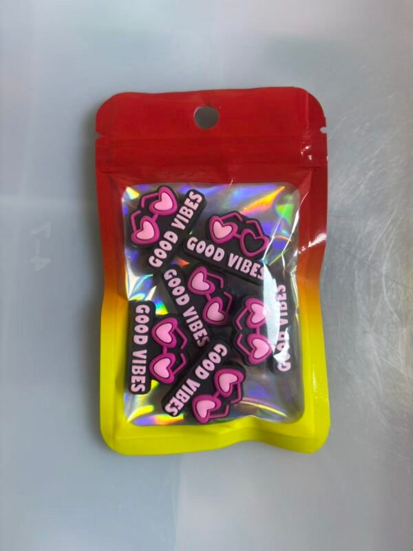 One pack contains 6 pieces of 2D focus lenses. #0019