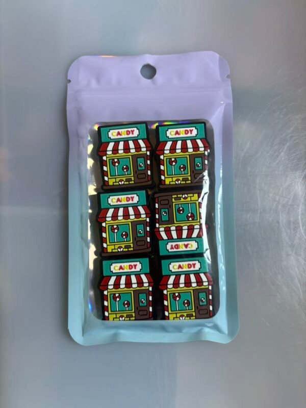 One pack contains 6 pieces of 2D focus lenses. #0023