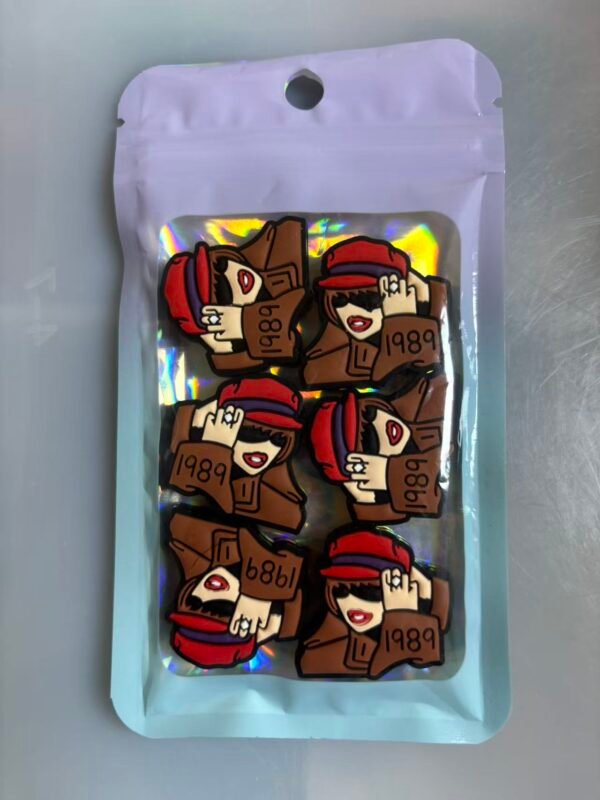 One pack contains 6 pieces of 2D focus lenses. #0026