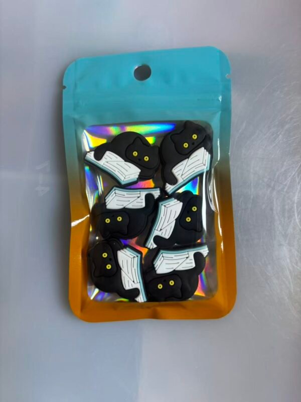 One pack contains 6 pieces of 2D focus lenses. #0029