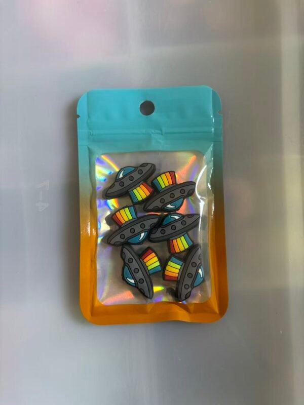 One pack contains 6 pieces of 2D focus lenses. #0034