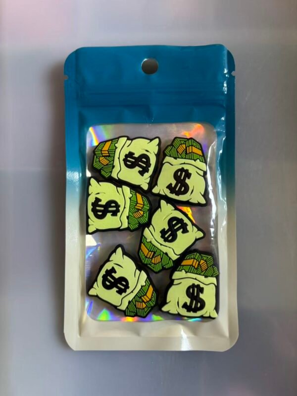 One pack contains 6 pieces of 2D focus lenses. #0044