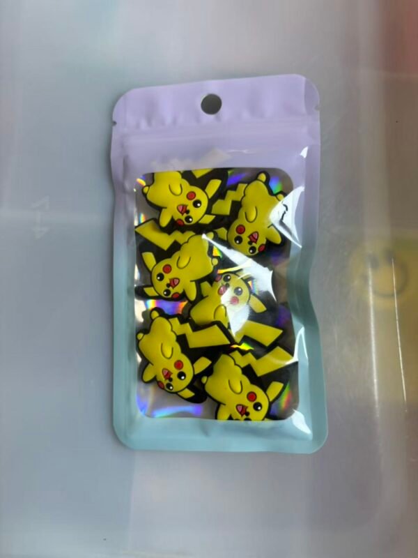 One pack contains 6 pieces of 2D focus lenses. #0049