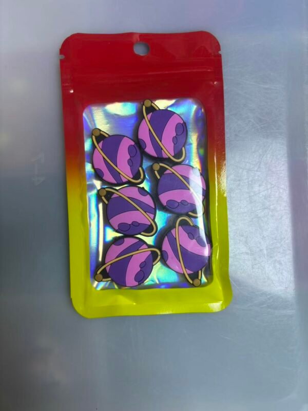 One pack contains 6 pieces of 2D focus lenses. #0064