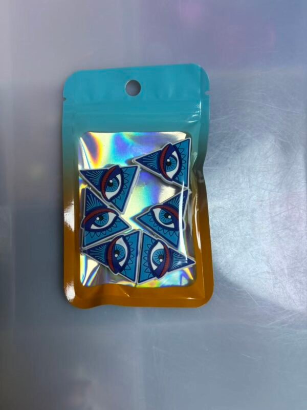 One pack contains 6 pieces of 2D focus lenses. #0066