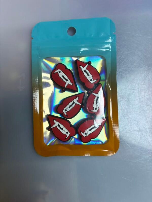 One pack contains 6 pieces of 2D focus lenses. #0072