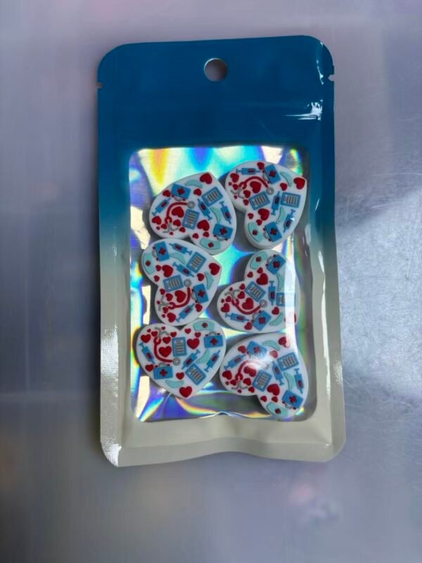 One pack contains 6 pieces of 2D focus lenses. #0080