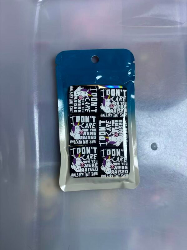 One pack contains 6 pieces of 2D focus lenses. #0083