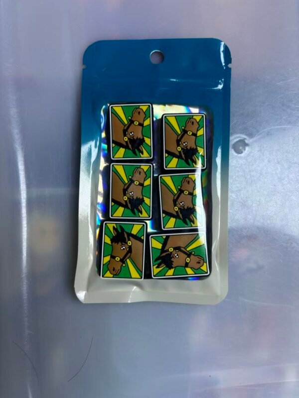 One pack contains 6 pieces of 2D focus lenses. #0086