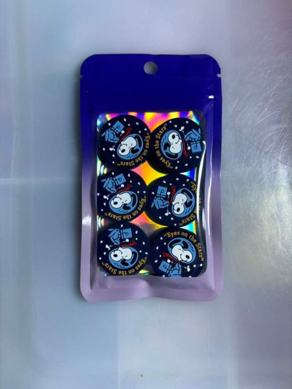 One pack contains 6 pieces of 2D focus lenses. #0096