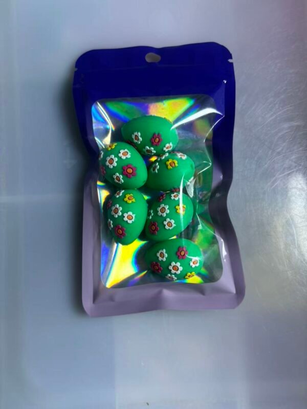 One pack contains 6 pieces of 3D focus lenses. #0019