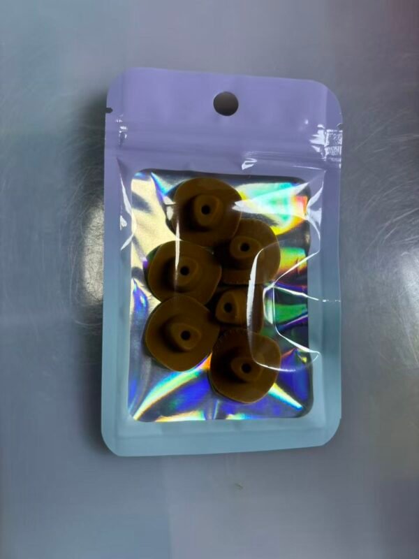 One pack contains 6 pieces of 3D focus lenses. #0022