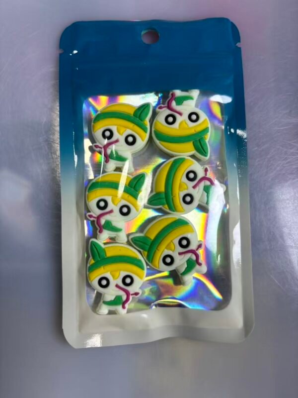 One pack contains 6 pieces of 2D focus lenses. #0146