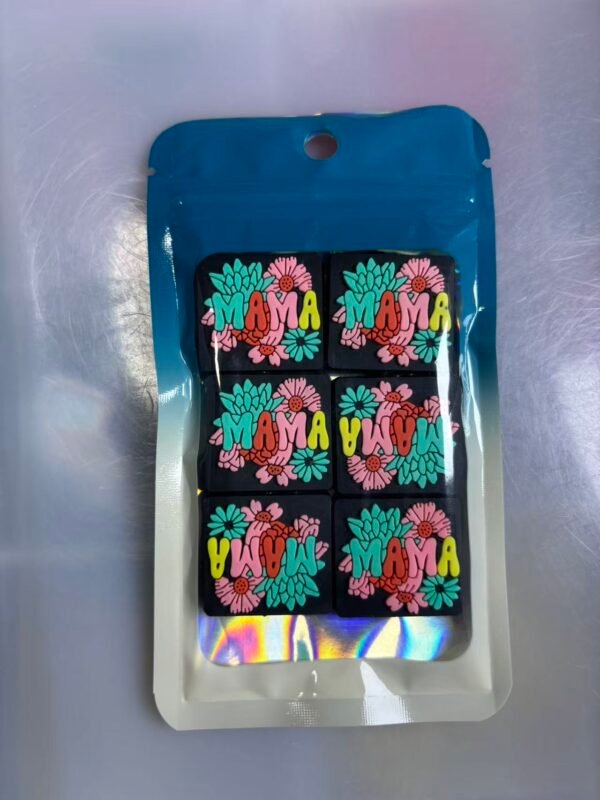 One pack contains 6 pieces of 2D focus lenses. #0144